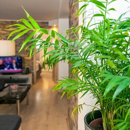 Relaxing 2Bd Apartment, Ground Floor - Walk To Old Town Split Exterior foto