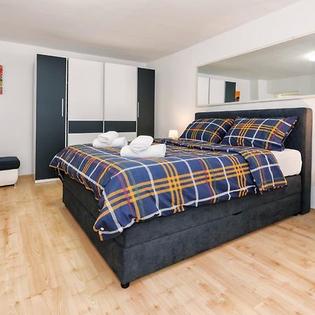 Relaxing 2Bd Apartment, Ground Floor - Walk To Old Town Split Exterior foto