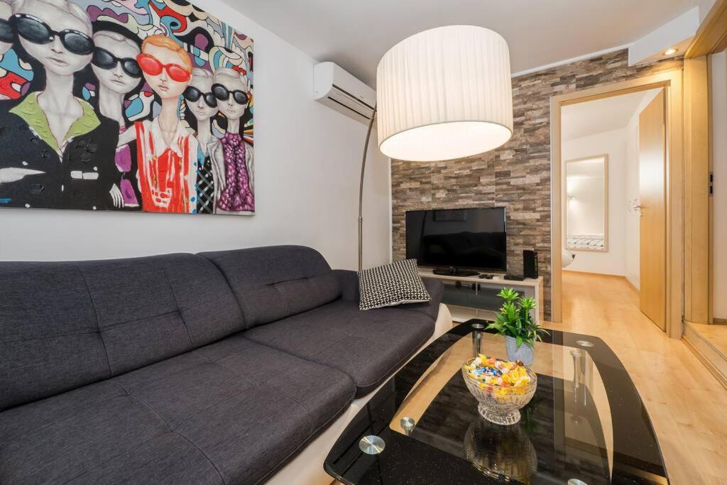 Relaxing 2Bd Apartment, Ground Floor - Walk To Old Town Split Exterior foto
