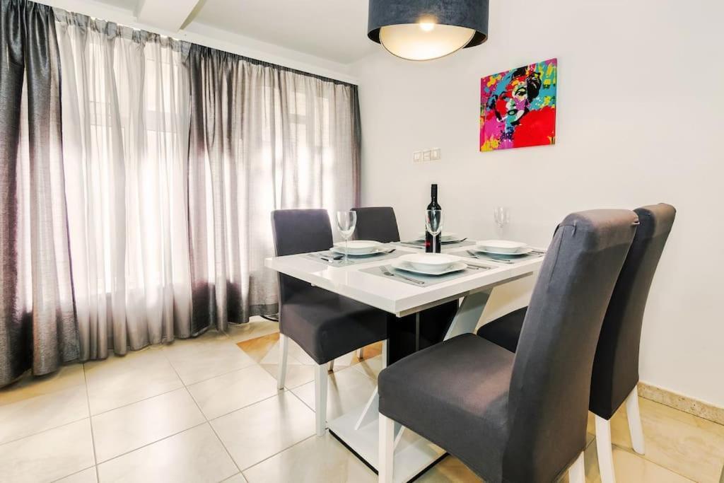 Relaxing 2Bd Apartment, Ground Floor - Walk To Old Town Split Exterior foto