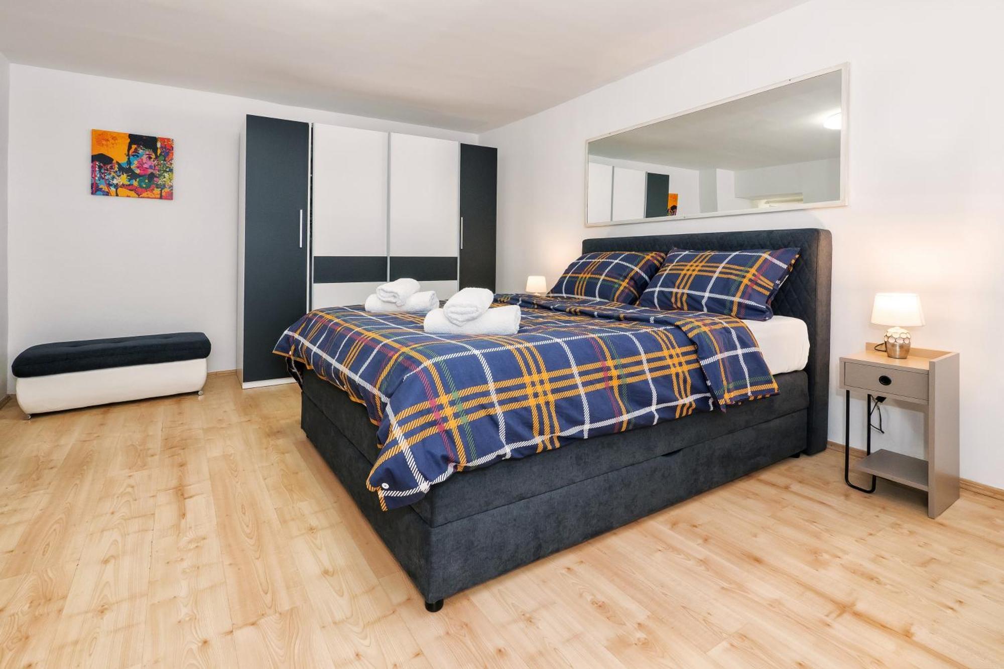 Relaxing 2Bd Apartment, Ground Floor - Walk To Old Town Split Exterior foto