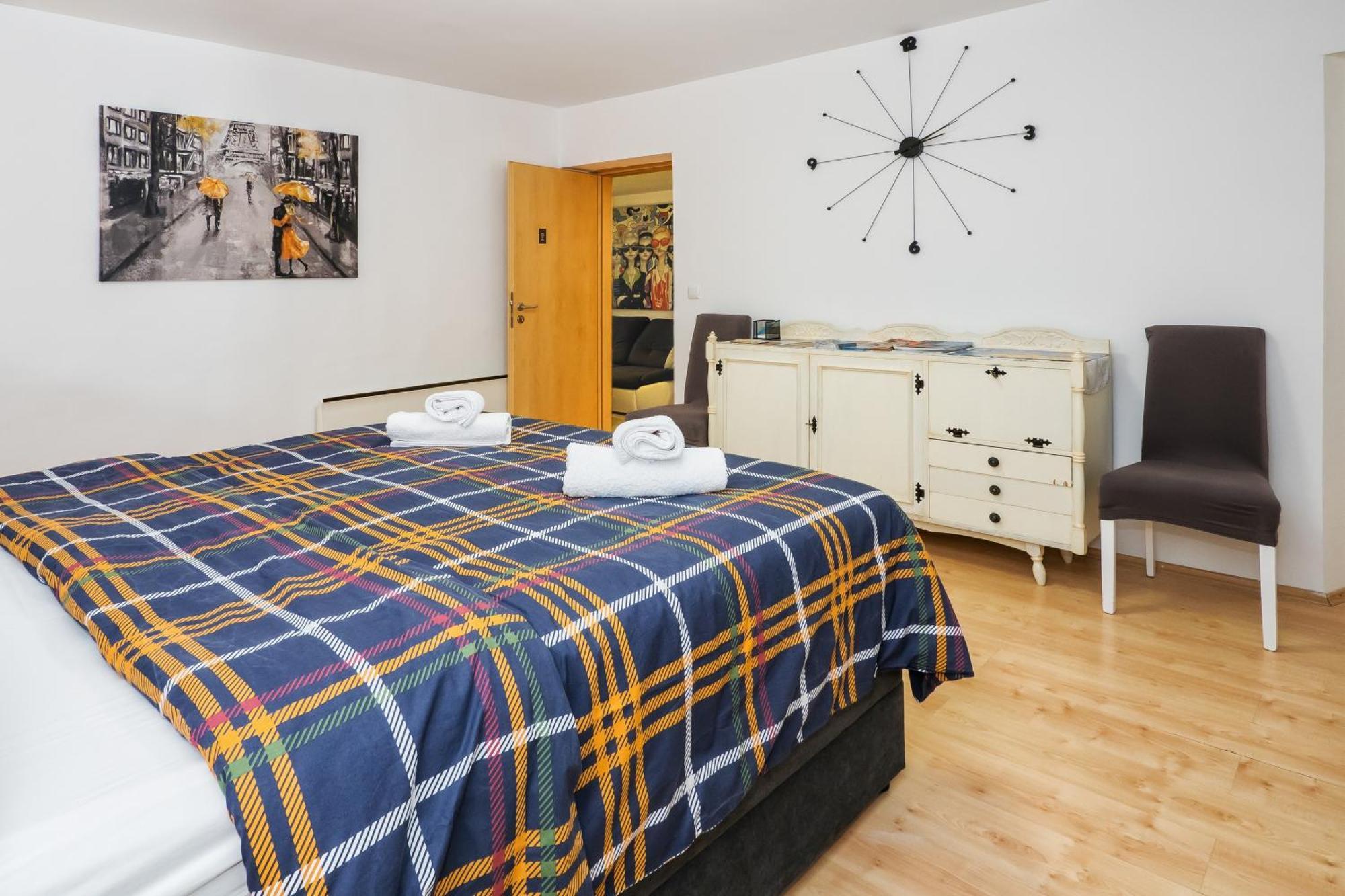 Relaxing 2Bd Apartment, Ground Floor - Walk To Old Town Split Exterior foto