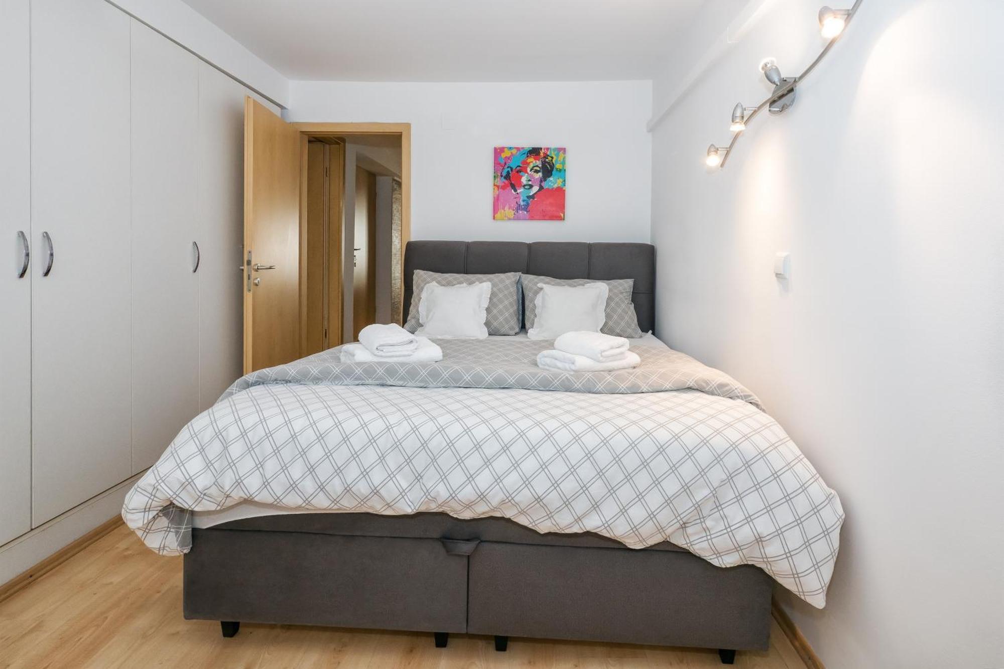 Relaxing 2Bd Apartment, Ground Floor - Walk To Old Town Split Exterior foto